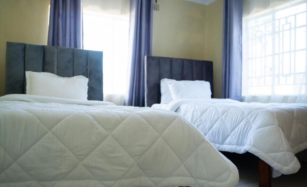 Twin bedroom with two single beds